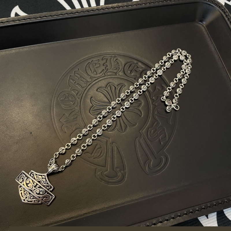 Ch**me He**ts necklaces